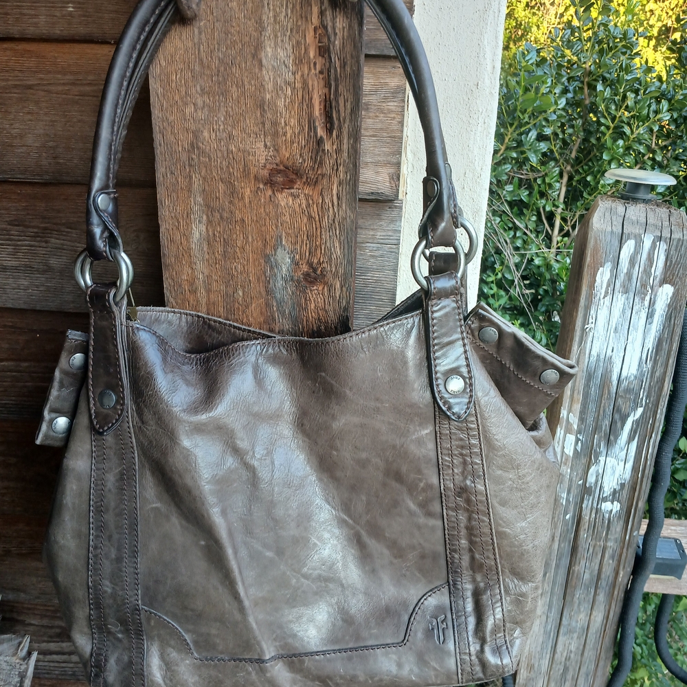 Frye Distressed Brown Leather Shoulder Bag 10x17.6